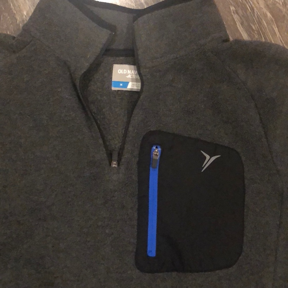Old Navy active pullover - Picture 2 of 5